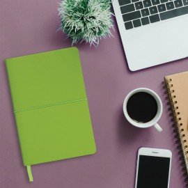 Блокнот А5 148x218 мм, BRAUBERG Metropolis X, под кожу, 80 л., резинка, клетка, светло-зеленый, 111033