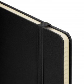 Блокнот А5 (148x218 мм), BRAUBERG "Metropolis", балакрон, 80 л., резинка, клетка, черный, 111585