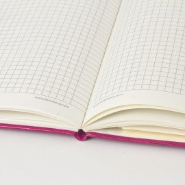 Блокнот А5 (148x218 мм), BRAUBERG "Metropolis", балакрон, 80 л., резинка, клетка, фуксия, 111587