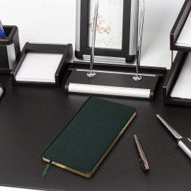 Ежедневник недатированный А5, 138х213 мм, BRAUBERG "Iguana", под кожу, 160 л., тёмно-зеленый, 114457