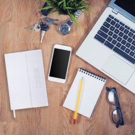 Ежедневник датированный 2025, А5, 138x213 мм, BRAUBERG "Towny", под кожу, клапан, белый, 115767