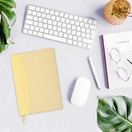 Ежедневник недатированный В6 130х185мм BRAUBERG "Gleam", под кожу, 160л, желтый, 116222