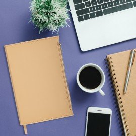 Ежедневник недатированный А5 145х220мм BRAUBERG Zipline, под кожу, карман-молния, 160л, бежевый, 116250