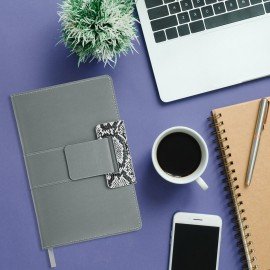 Ежедневник недатированный А5 138х213мм BRAUBERG Safari, под кожу, магнит 160л, Snake, серый, 116594