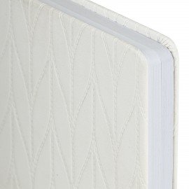 Ежедневник недатированный А5 138х213мм BRAUBERG Braided, под кожу, гвоздик 160л, белый, 116600