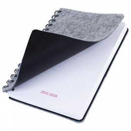 Ежедневник недатированный А5 135х210мм BRAUBERG Felt на гребне, войлок, кнопка 160л, серый, 117133