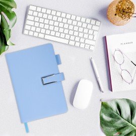 Ежедневник недатированный А5 143х210мм BRAUBERG Deluxe, под кожу, магнит 160л, голубой, 117144