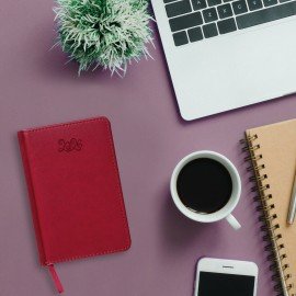 Ежедневник датированный 2026 МАЛЫЙ ФОРМАТ 100х150мм А6, BRAUBERG Rainbow, под кожу, красный, 117256