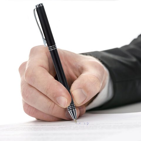 Ручка подарочная шариковая BRAUBERG Magneto, СИНЯЯ, корпус черный с хромированными деталями, линия письма 0,5 мм, 143494