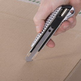 Нож канцелярский 18 мм BRAUBERG "Metallic", металлический корпус (рифленый), автофиксатор, блистер, 235401