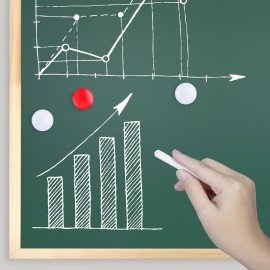 Доска для мела магнитная 50х70 см, зеленая, деревянная рамка, BRAUBERG Standard, 238799