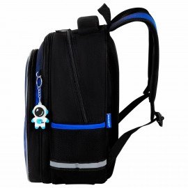 Рюкзак BRAUBERG OPTIMA, 2 отделения, с брелоком, "Brave astronaut", 3D-панель, 36х27х18 см, 273159