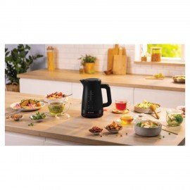 Чайник BOSCH TWK3M123, 1,7л, 2400Вт, закрытый нагревательный элемент, пластик, черный