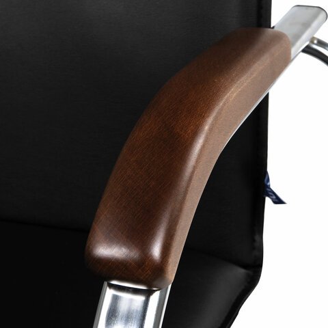 Кресло для приемных и переговорных "Samba", деревянные накладки, хромированный каркас, кожзам черный